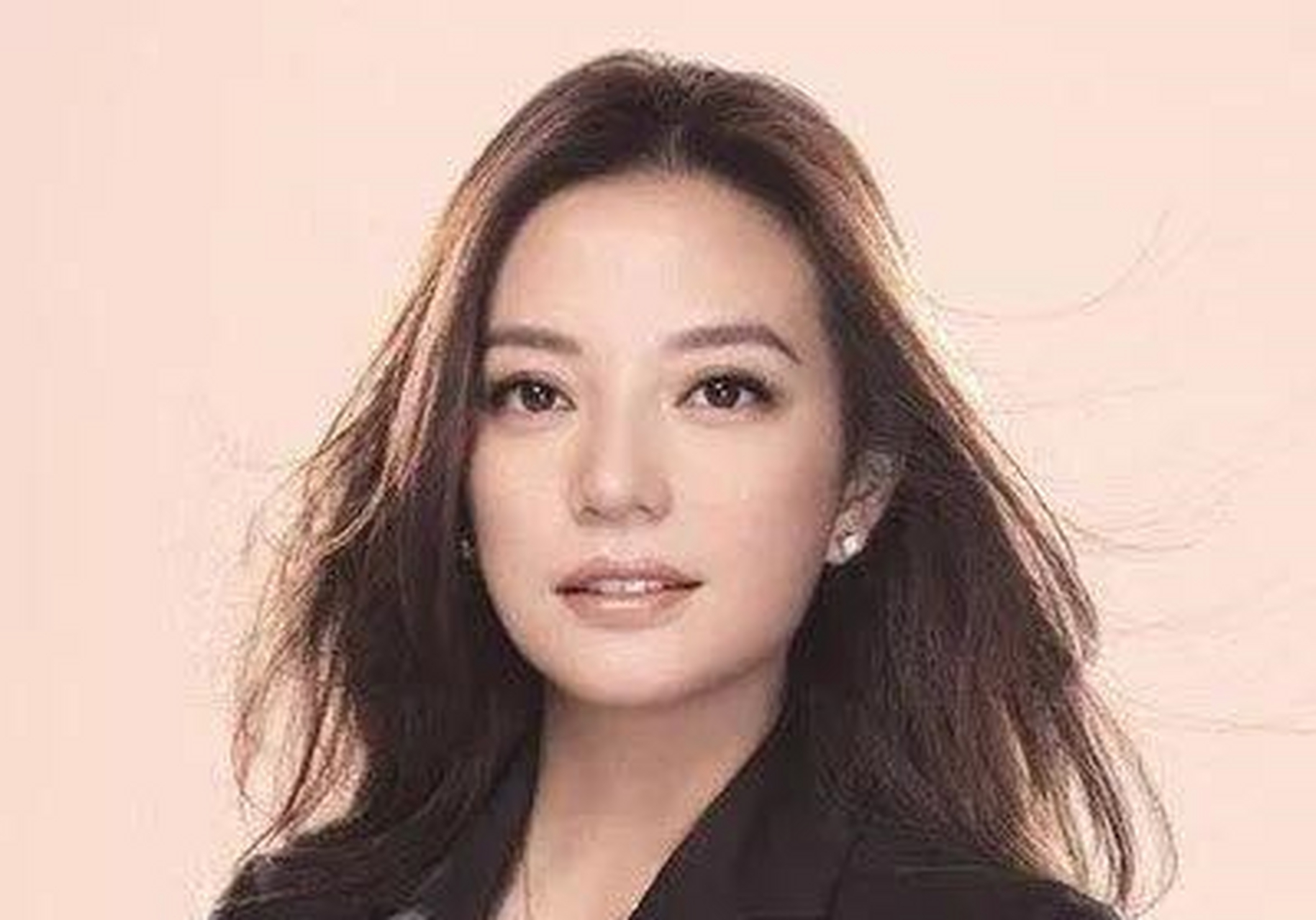 姓门的演员与小巷特色小店的独特故事